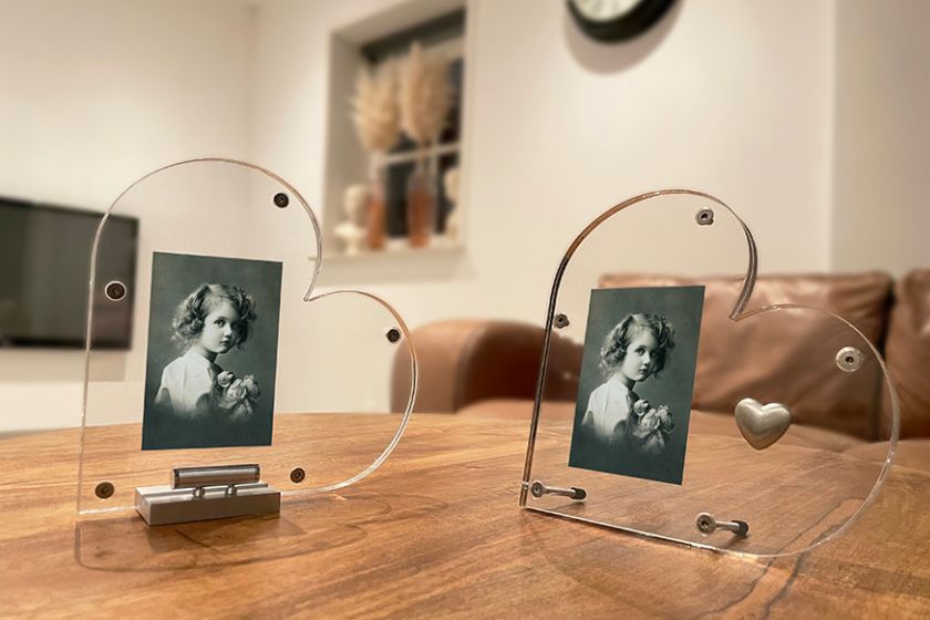 Hart met fotoportret en asbuis